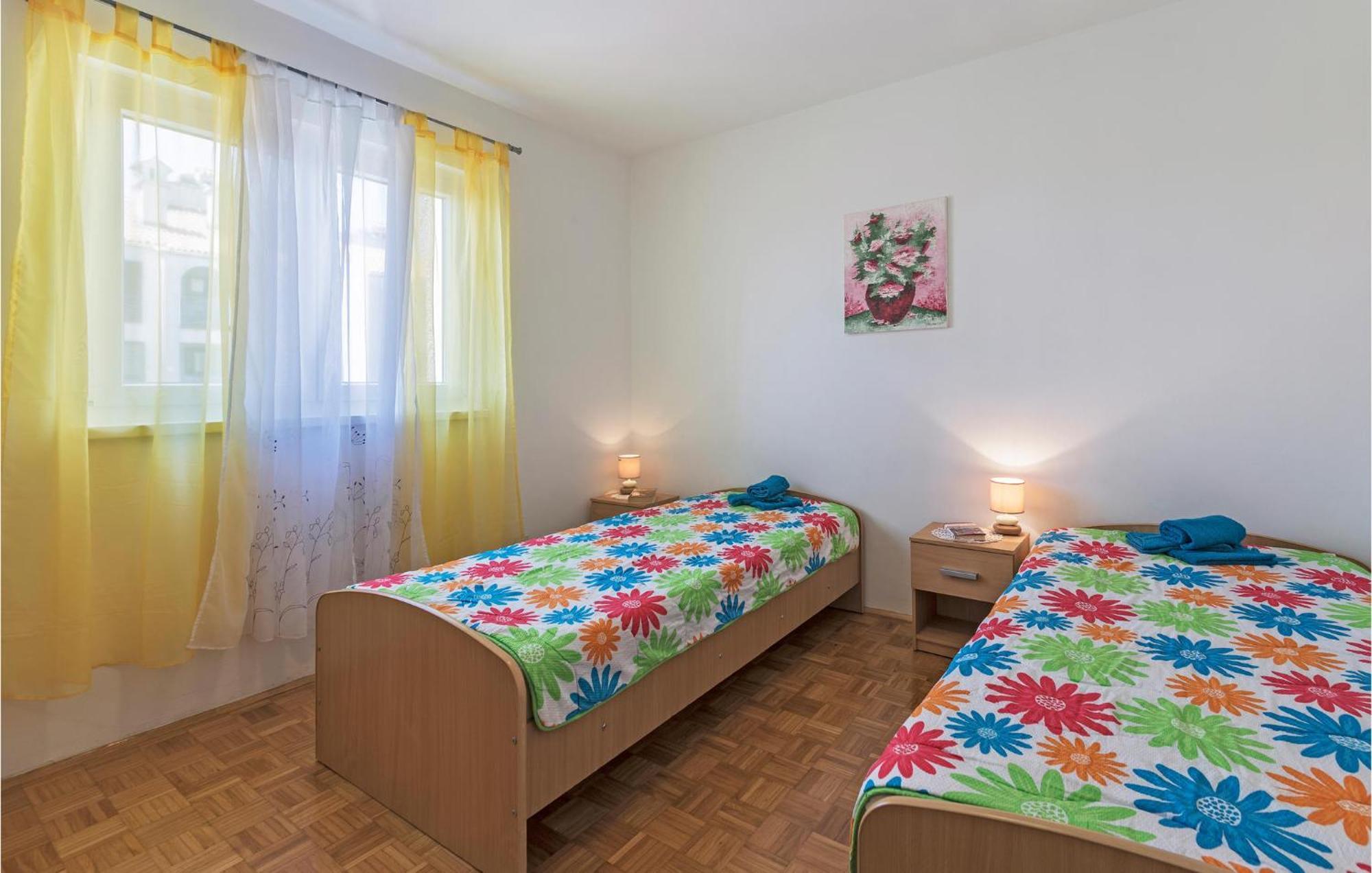 Gorgeous Apartment In Pula With House Sea View Pula