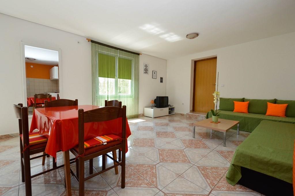 Gorgeous Apartment In Pula With House Sea View