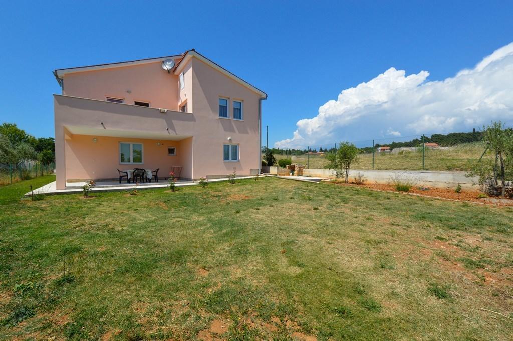 Gorgeous Apartment In Pula With House Sea View *