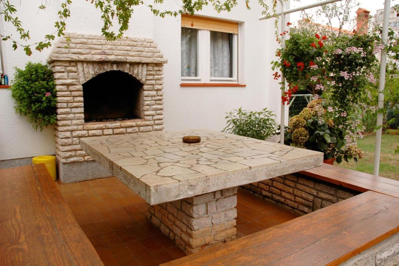 Gorgeous Apartment In Pula With House Sea View Apartmán